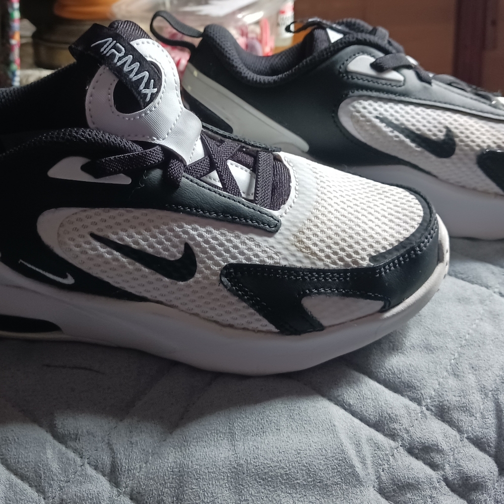 Boys sneakers